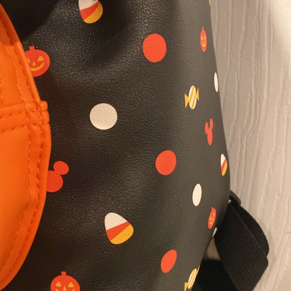 BNWT DISNEY BIOWORLD Mickey Mouse Halloween Backpack - Picture 3 of 8